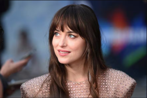Los secretos de Dakota Johnson: lo que no soporta ver en los hombres y el motivo por el que viaja siempre con una tijera